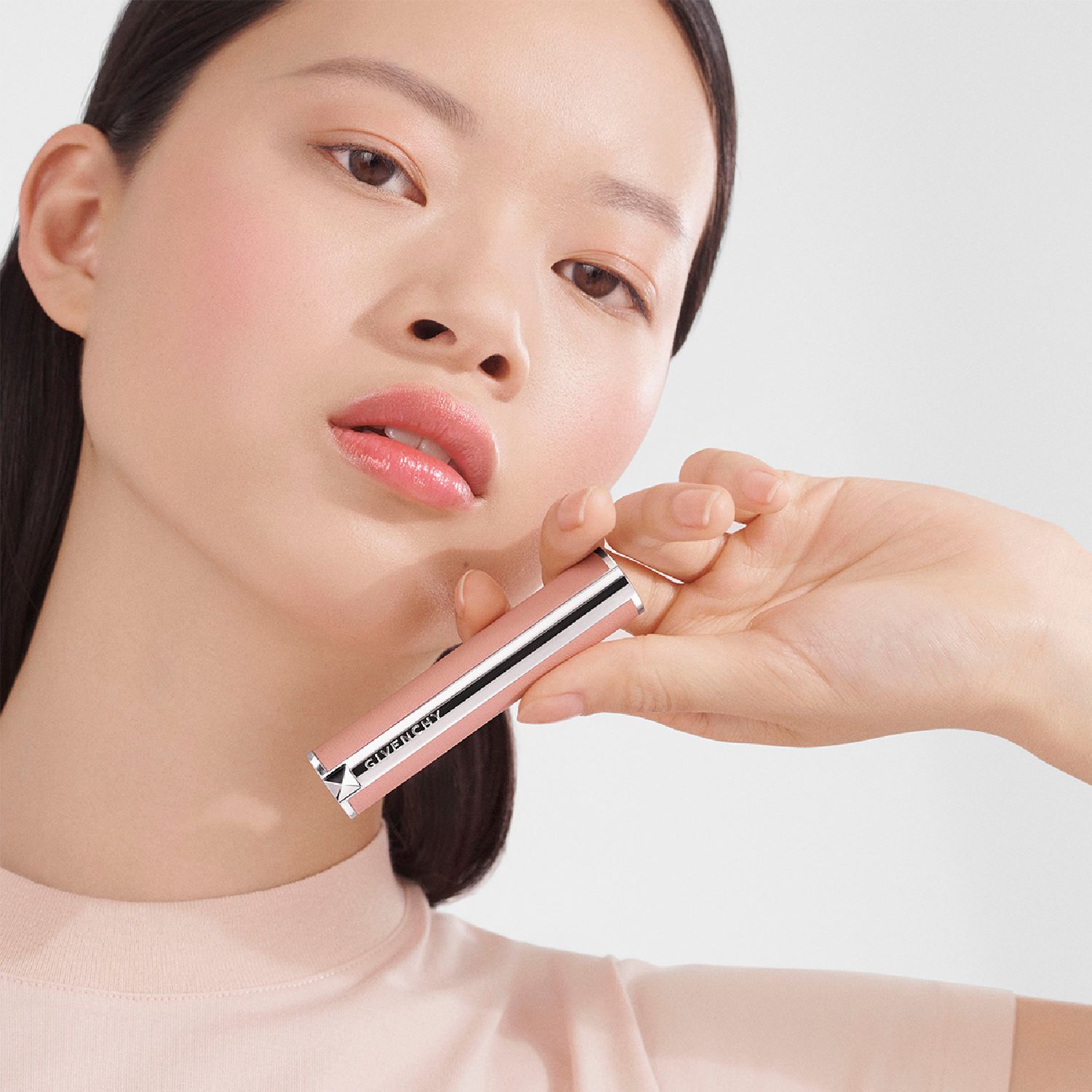 ROSE PERFECTO (TRATAMIENTO CON DESTELLO DE COLOR PARA EL CUIDADO DE LOS LABIOS)